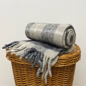 Chunky Soft Gray/Beige Plaid Winter Scarf With Fringe